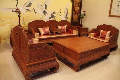 荷花寶座沙發(fā)產(chǎn)品圖片相冊 —— 榮登紅木藝術(shù)殿堂，品味歲月的沉靜與瑰麗 —— 由樂意紅木家具批發(fā)中心呈現(xiàn)